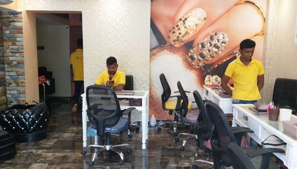 Acrylic Nail Extensions in Kolkata - Nail Salon